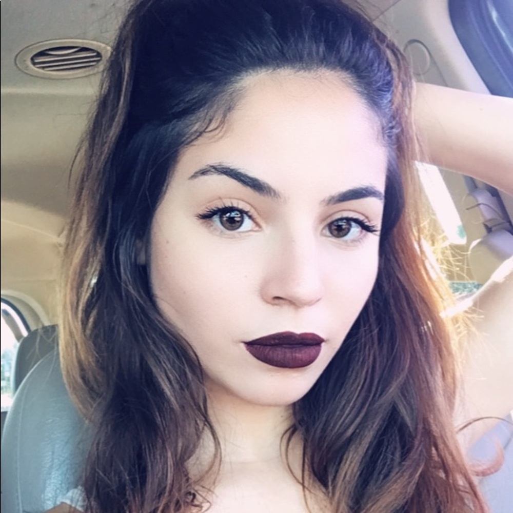 Meet your Posher, Daniela